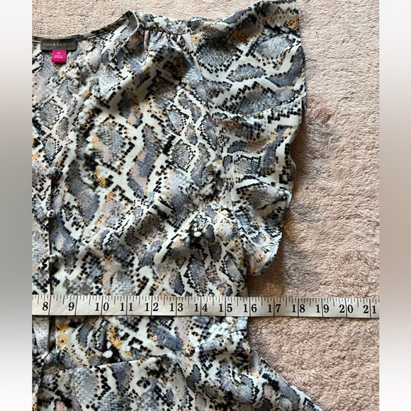 Vince Camuto Women's Tie-Front Snake Print Top Blouse, Gray Size XSmall - Picture 5 of 7